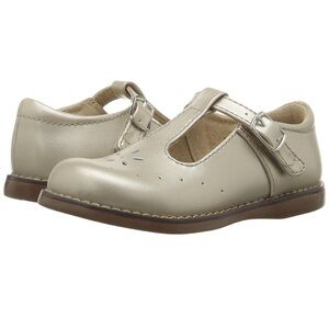 FootMates Sherry 2 Pearl Shoes, size 6.5, includes box and customizable insoles